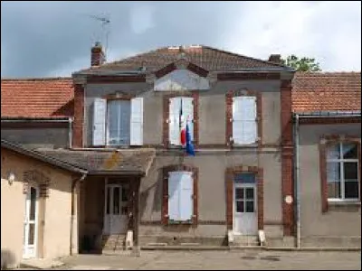 Village de l'arrondissement de Chartres, Maisons se situe dans le département ...