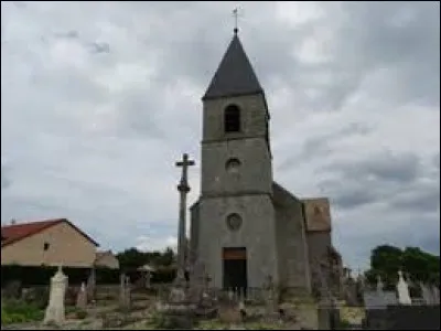Voici l'église Saint-Pierre-ès-Liens, à Merrey. Village de l'arrondissement de Chaumont, il se situe dans le département ...