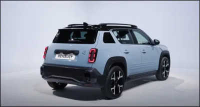 Renault propose cette réinterprétation de la Renault 4. Mais en quelle année est sorti le modèle original ?