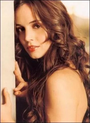Eliza Dushku vient, quant � elle, s�duire notre beau vampire dans quelques �pisodes, toujours dans le r�le de Faith. Dans quel film �tait-elle la fille de Schwarzy ?