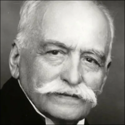 Quel plat, dont une version au fromage vient de Suisse, est, selon Auguste Escoffier, la "pr&eacute;paration incontestablement la plus fine de celles auxquelles peuvent &ecirc;tre soumis les �ufs" ?