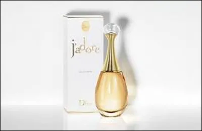 Quel grand couturier est né à Granville dans la Manche ?