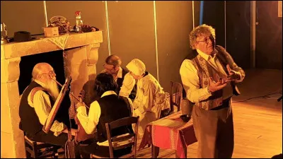 Un nénuphar a la faculté de doubler sa surface tous les jours, il lui a fallu 20 jours pour couvrir la surface de son étang. Combien de temps auraient mis deux nénuphars se développant de même ?