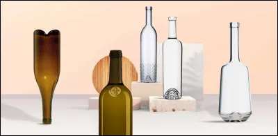 Si l'on boit les trois cinquièmes du contenu d'une bouteille, il reste 4/10 de son contenu initial.