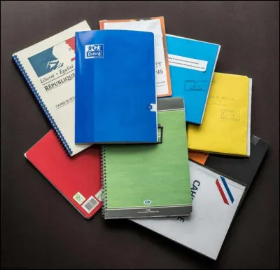 Pour la rentrée des classes, Tom a acheté 1 cahier et 2 stylos, et a payé 4 euros. Olive, quant à lui, a acheté 2 cahiers et 2 stylos, et a payé 6 euros. Quel est le prix respectif d'un cahier et d'un stylo ?