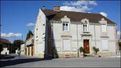 Nous commen&ccedil;ons notre balade &agrave; Aigny. Village de l'aire d'attraction Ch&acirc;lonnaise, il se situe dans le d&eacute;partement ...
