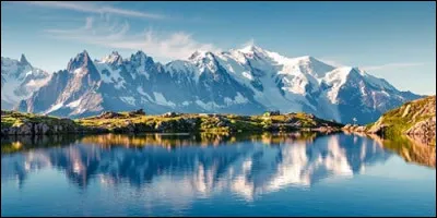 Quel célèbre alpiniste ayant participé à l'expédition à l'Annapurna, et bien d'autres encore, a écrit "Les Conquérants de l'inutile", récit autobiographique ?