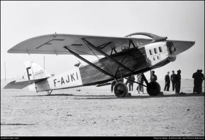 Quelle est cette entreprise, pionnière de l'industrie aéronautique à Toulouse à partir de 1916, célèbre pour ses hydravions et avions de ligne ?