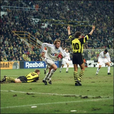 Ce club a été quart de finaliste de la Ligue des champions en 1997, battu par le Borussia Dortmund et quart de finaliste de la Coupe des coupes en 1995.