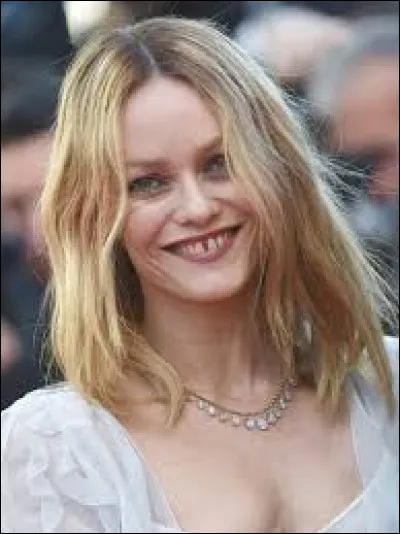 V = Vanessa Paradis
Dans quel film a-t-elle joué avec Romain Duris ?