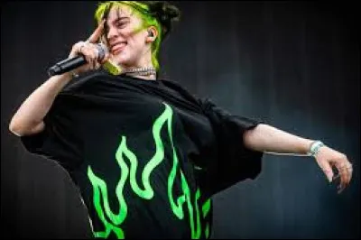 B = Billie Eilish
Quel âge a-t-elle ?