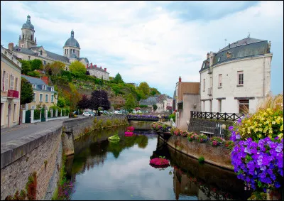Quelle est cette ville de 17 000 habitants, situ&eacute;e dans le nord-ouest du d&eacute;partement ?