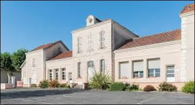 Village Gersois, dans le pays de Rivi&egrave;re Basse, Ladev&egrave;ze-Rivi&egrave;re se situe en r&eacute;gion ...