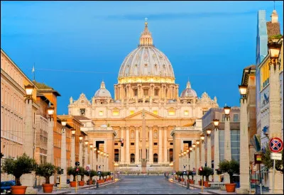 Lieu de p&egrave;lerinage important et &eacute;difice religieux le plus grand au monde, la basilique Saint-Pierre est construite dans un style baroque-renaissance. Elle a mis pr&egrave;s de 120 ans pour &ecirc;tre construite. Dans quel pays sommes-nous ?