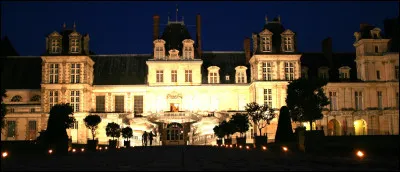 Dans quel château la révocation de l'édit de Nantes a-t-elle été signée ?