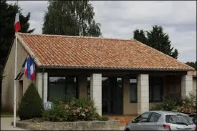 Nous sommes de retour en Nouvelle-Aquitaine, cette fois à Chiré-en-Montreuil. Commune de l'aire d'attraction Pictavienne, elle se situe dans le département ...