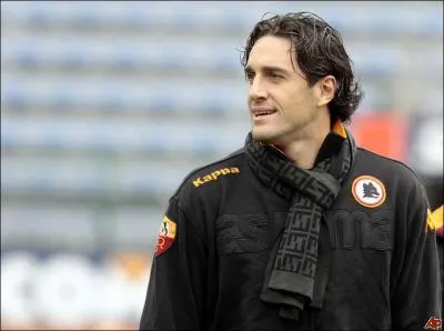 Quel joueur a joué 6 mois (en prêt) à la Roma ?