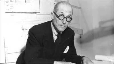 En réalité, comment s'appelle l'architecte Le Corbusier ?