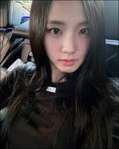 Qui est la meilleure amie de Jisoo dans Blackpink ?