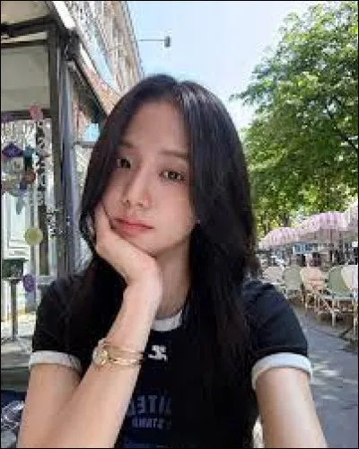 Quelle est la date de sortie de la chanson "Flower" de Jisoo ?