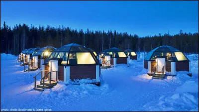Quelle est la particularité de l'"Ice Hotel" (Suède) ?