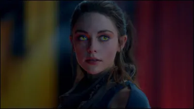 Dans la série "Legacies", quel est le nom de la fille tribride de Klaus Mikaelson ?