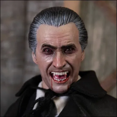 Quel auteur est célèbre pour avoir popularisé le vampire dans la littérature avec son roman "Dracula" ?