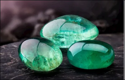 Quelle pierre a une teinte verte ?