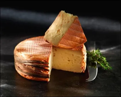 Le livarot est fabriqué à partir de lait de vache.