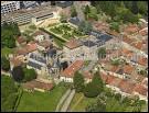 Le village s'est form autour d'une abbaye bndictine fonde au 8e s. par St Chrodegang. Aujourd'hui le village appartient au Parc naturel rgional de Lorraine. Aqueduc jusqu Metz.