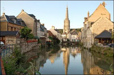 Quelle est cette ville de 8 300 habitants, situ&eacute;e dans la banlieue du Havre, ancienne importante ville marchande des XIVe et XVe si&egrave;cles et enjeu de la guerre de Cent-Ans ?