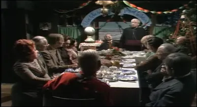 Épisode ''Le Réveillon des Anciens'', le réveillon des anciens est célébré après la messe de minuit. 
Qui chantera "Minuit, chrétiens", ce soir-là, dans l'église de Sainte-Adèle ?