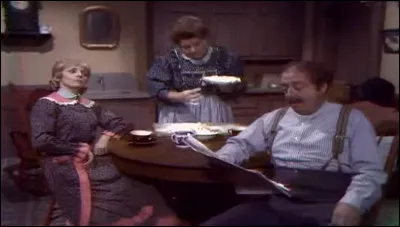 Dans l'épisode ''La Médaille du mérite'' et "Dans le journal des Pays d'en Haut", on peut lire une chronique, signée : ''Le Chemineau''. 
Qui, dans "Les Pays d'en Haut'', est l'auteur de cette chronique ?