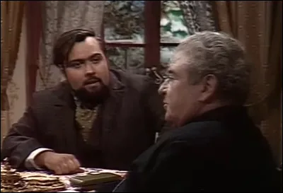 Dans l'épisode ''L'Autre Péché'', le bon curé Labelle rend visite à pied à Léon Dalbrand, à la suite du bris d'une lice sur sa sleigh, qu'il fait réparer chez le forgeron Chevron. Léon Dalbrand lui prêtera un cheval rapide avec une bonne sleigh pour le déplacement qu'il doit faire, car le curé va rendre visite à deux amis.
Où se trouve le lieu de résidence des deux amis ?