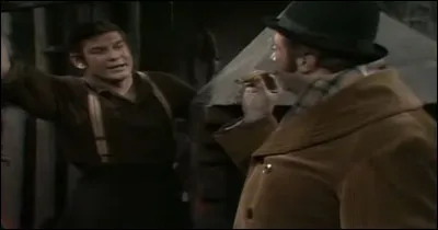 Dans l'épisode ''La Fille Perdue 1'', Todore rend visite à Florent Chevron à la forge. Todore doit se rendre dans le 3e rang de Sainte-Adèle pour livrer des ordres, et du même coup, un habitant du 3e rang lui demande s'il peut lui rapporter sa chaîne à billots qui est prête à la forge des Chevron. 
Quel est le prénom de cet habitant à qui Todore rend ce service ?