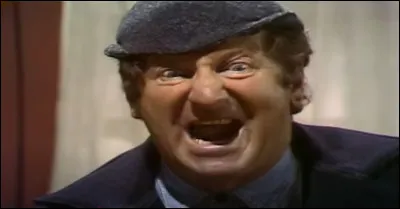 Dans l'&eacute;pisode ''L'Orpheline'', Gladys Mayfair engagera une nouvelle servante au ch&acirc;teau, une d&eacute;nomm&eacute;e Mathilde Duh&ecirc;tre. Quel salaire mensuel offrira Mme Mayfair &agrave; Mathilde pour travailler comme servante au ch&acirc;teau, sachant qu'elle sera nourrie, log&eacute;e et blanchie ?