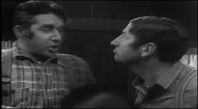 Le Grand William avait demandé à Séraphin Poudrier, maire de Sainte-Adèle, de le recommander auprès de M. Beemer pour travailler aux chemins de fer. 
Combien a-t-il payé Séraphin pour ce service, afin d'obtenir cette recommandation ?