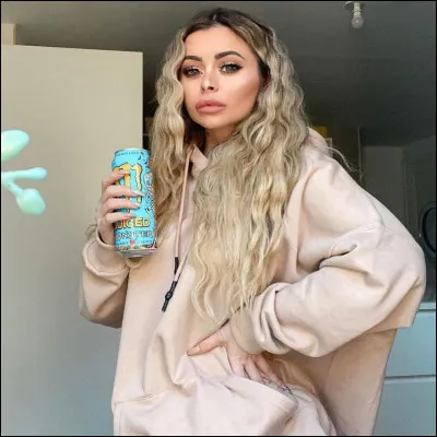 Qui est cette youtubeuse ?