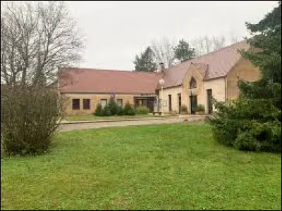 Village de Bourgogne-Franche-Comté, dans l'aire d'attraction Beaunoise, Lavernois se situe dans le département ...