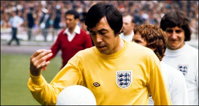 Sur une tête de quel joueur le gardien anglais Gordon Banks a-t-il réalisé en 1970 "l'arrêt du siècle" ?