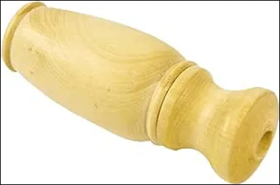 Dans la marine, le grappin d'abordage était un...