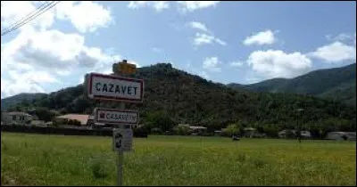 Nous sommes maintenant à l'entrée de Cazavet. Village de l'aire d'attraction Saint-Gironnaise, il se situe dans le département ...