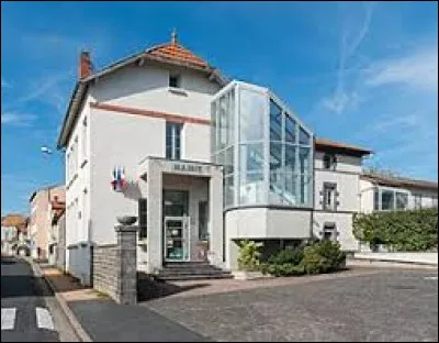 Village de l'arrondissement de Riom, Martres-sur-Morges se situe dans le département ...