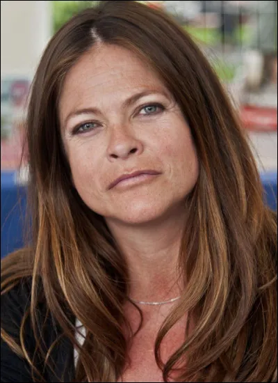 Qui était cette célébrité dont les initiales sont C.V., actrice, chanteuse et écrivaine française ?