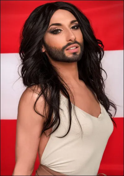 Qui est cette célébrité dont les initiales sont C.W.,chanteur drag queen autrichien, vainqueur du Concours Eurovision de la chanson en 2014 ?