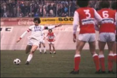 Quel est ce footballeur, né à Joeuf dans une famille d'origine italienne, qui a joué à l'AS Nancy-Lorraine puis à Saint-Etienne et à Turin et pendant dix ans pour l'équipe de France ?