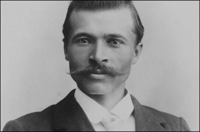 Quelle compétition sportive se déroule pour la première fois en juillet ?