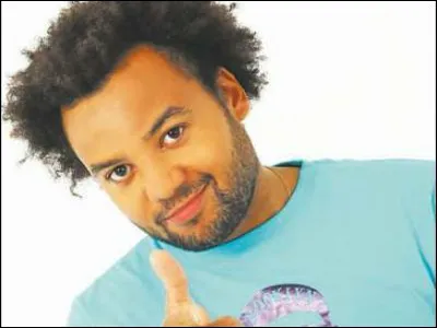 Dans son sketch "Clash des générations", à qui Fabrice Eboué s'adresse-t-il plus particulièrement ?