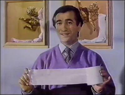 Pour quel papier toilette ce spot publicitaire prenait des airs de comédie musicale dans une ambiance aux couleurs pastel à la Jacques Demy ?