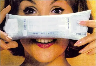 Quel nettoyant ménager multi-usages était "si petit, si économique, mais pourtant il faisait le maximum" ?